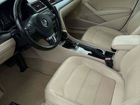 Used 2014 Volkswagen Passat 1.8T SE FWD image 2