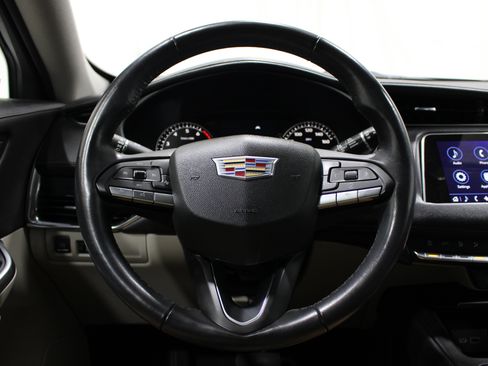 Certified 2023 Cadillac XT4 Premium Luxury w/ Enhanced Visibility Package FWD image 13