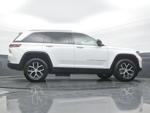 Used 2024 Jeep Grand Cherokee Limited image 52