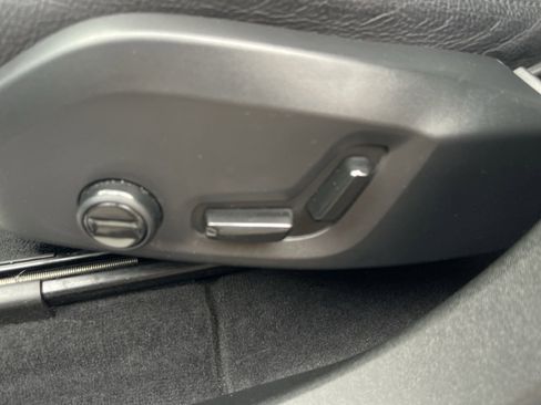 Used 2024 Volvo XC60 B5 Plus image 17