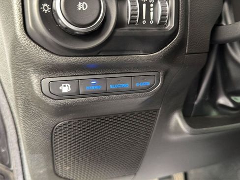 Used 2022 Jeep Wrangler Unlimited Sahara w/ Cold Weather Group AWD/4WD image 27