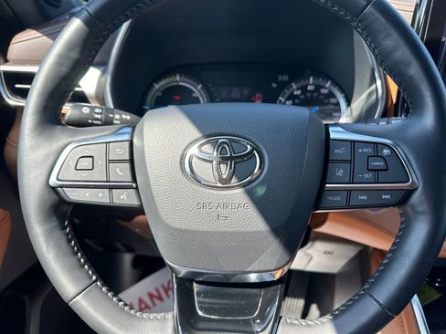 Used 2021 Toyota Highlander Platinum AWD/4WD image 19