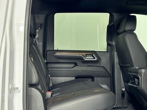 Used 2024 Chevrolet Silverado 2500 High Country w/ High Country Premium Package image 14