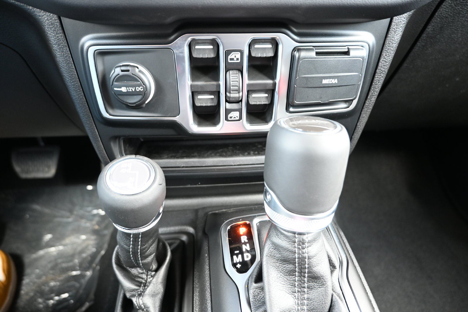 New 2026 Jeep Gladiator Sport AWD/4WD image 20