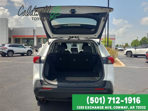 Used 2021 Toyota RAV4 XLE FWD image 14