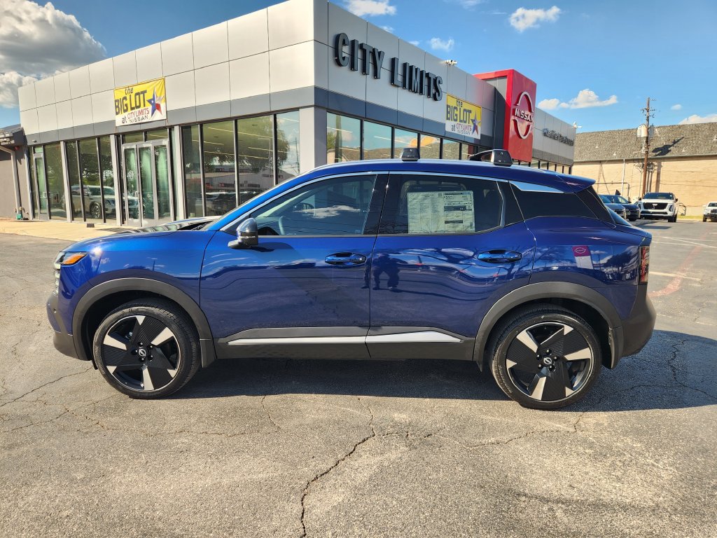 Used 2026 Nissan Kicks SR w/ SR Premium Package FWD image 4