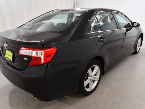 Used 2012 Toyota Camry SE FWD image 11