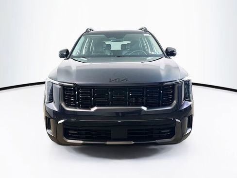 Used 2025 Kia Sorento SX image 2