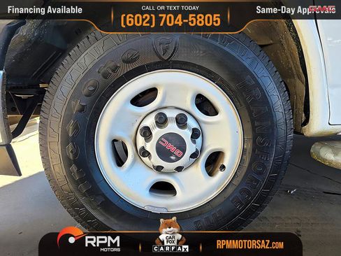 Used 2017 GMC Savana 2500 image 28