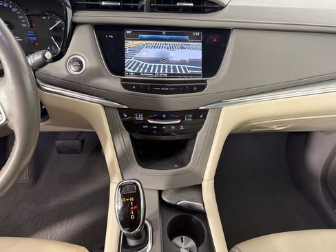 Used 2018 Cadillac XT5 Luxury w/ Driver Awareness Package FWD image 20