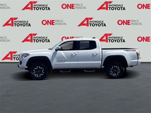 Certified 2022 Toyota Tacoma TRD Off-Road w/ Technology Package AWD/4WD image 7