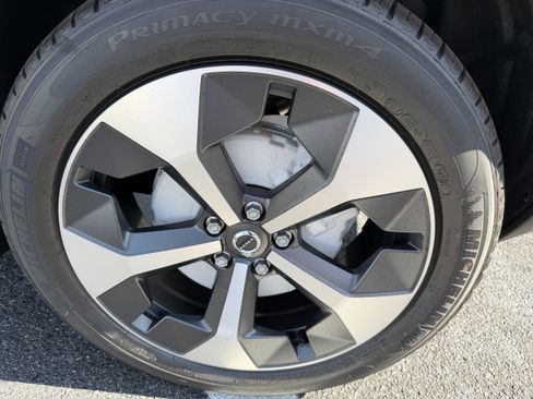 New 2026 Volvo XC40 B5 Plus w/ Climate Package image 33