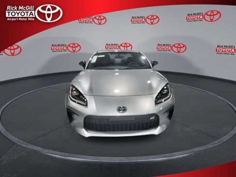 New 2026 Toyota GR86 Premium RWD image 3