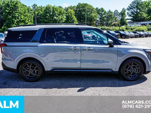 Used 2025 Kia Carnival SX w/ SX Dark Edition Package FWD image 8
