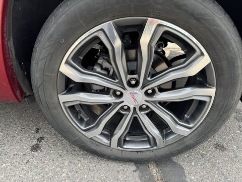 Used 2019 GMC Terrain Denali w/ Driver Alert Package II AWD/4WD image 17