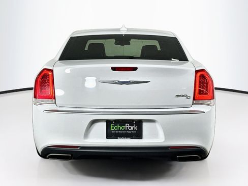Used 2018 Chrysler 300 C w/ Sun, Sound & Nav Package RWD image 7