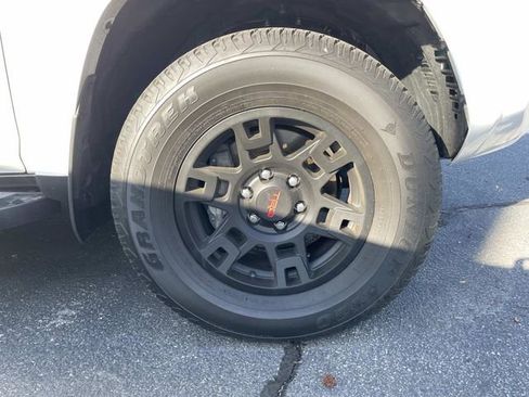 Used 2023 Toyota 4Runner SR5 Premium w/ Moonroof Package image 7