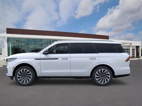 New 2025 Lincoln Navigator Black Label AWD/4WD image 3