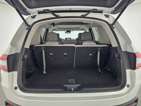 New 2025 Honda Pilot Touring image 16