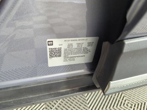 Used 2023 Chevrolet Bolt EUV Premier FWD image 38