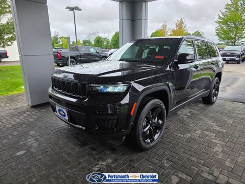 Used 2023 Jeep Grand Cherokee L Laredo AWD/4WD image 1