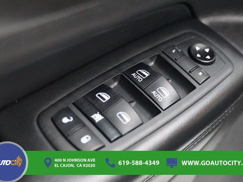 Used 2018 Jeep Grand Cherokee Altitude RWD image 18