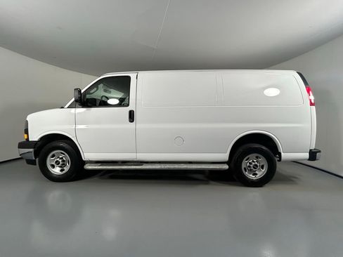 Used 2024 GMC Savana 2500 w/ Driver Convenience Package RWD image 4