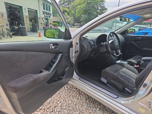 Used 2012 Nissan Altima 2.5 S FWD image 11