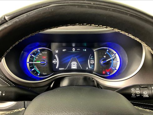Used 2022 Chrysler Pacifica Touring-L w/ Uconnect Theater Family Group FWD image 13