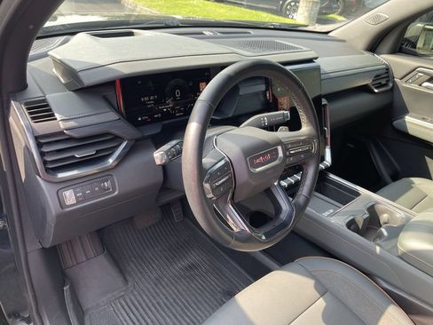 Certified 2024 GMC Acadia AT4 w/ Luxury Package AWD/4WD image 10
