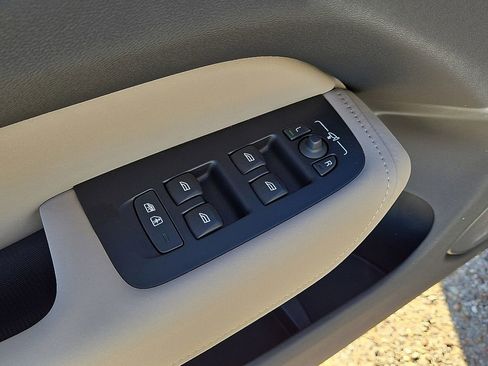 New 2026 Volvo XC60 B5 Plus w/ Protection Package Premier image 22