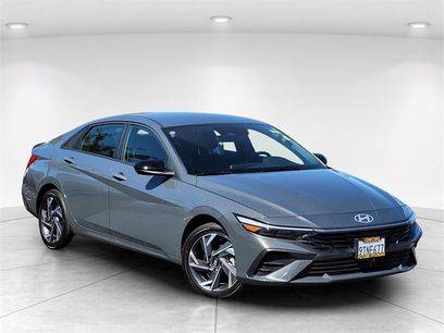 Certified 2025 Hyundai Elantra SEL w/ Cargo Package