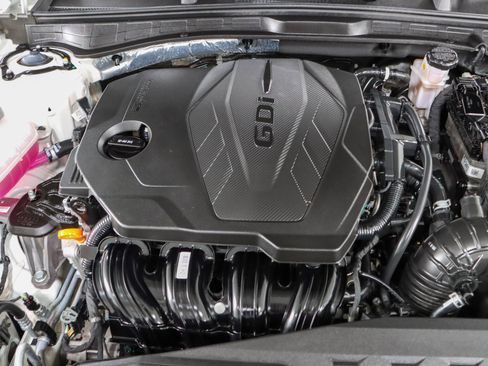 Used 2025 Hyundai Sonata SEL FWD image 28