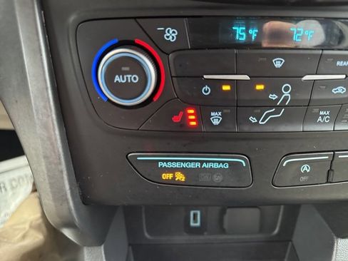 Used 2018 Ford Escape SEL image 41