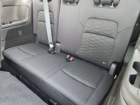 Used 2025 Nissan Pathfinder SV FWD image 30