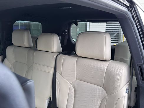 Used 2019 Lexus LX 570 4WD image 27
