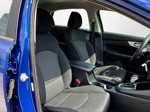 Used 2023 Kia Forte LXS image 7