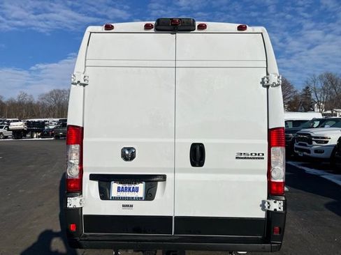 Used 2025 RAM ProMaster 3500 w/ Crew Van Package FWD image 4