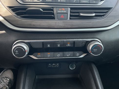 Used 2025 Nissan Altima 2.5 SV FWD image 23