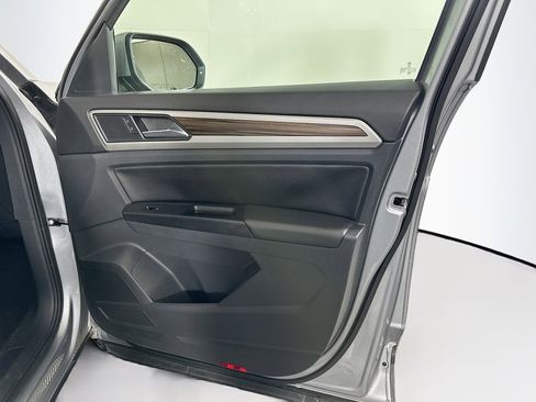 Used 2021 Volkswagen Atlas SE image 33