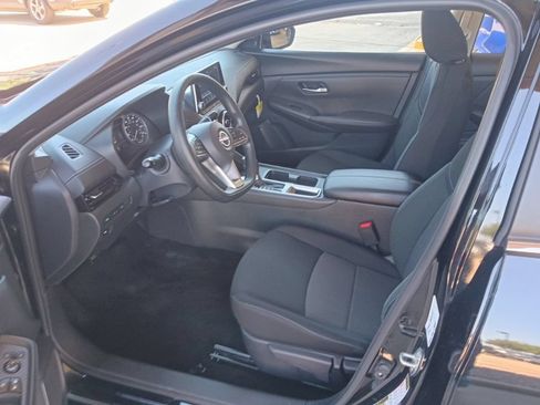 Used 2025 Nissan Sentra SV FWD image 4