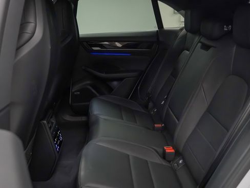 Certified 2025 Porsche Macan 4S Electric image 19