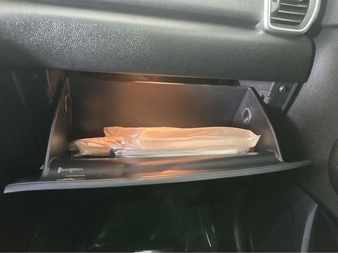 Used 2022 Kia Sportage Nightfall Edition image 28