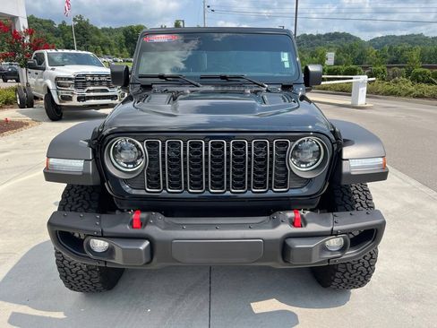 Used 2026 Jeep Wrangler Unlimited Rubicon w/ Steel Bumper Group AWD/4WD image 32