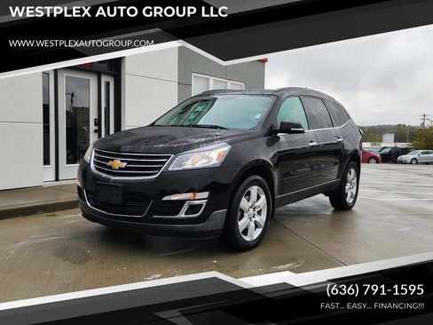 Used 2016 Chevrolet Traverse LT w/ Style and Technology Package FWD image 1