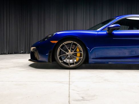 Used 2021 Porsche 718 Cayman GT4 RWD image 4
