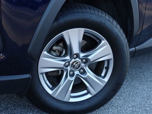 Used 2022 Toyota RAV4 XLE w/ Convenience Package image 3