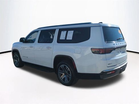 Used 2024 Jeep Wagoneer L Series II w/ Flexible Seating Group image 7