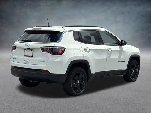 Used 2019 Jeep Compass Latitude AWD/4WD image 5