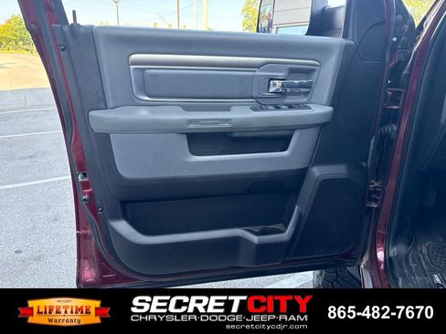 Used 2017 RAM 2500 Big Horn w/ Sport Appearance Group AWD/4WD image 29